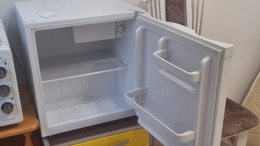 Хладилник,минибар