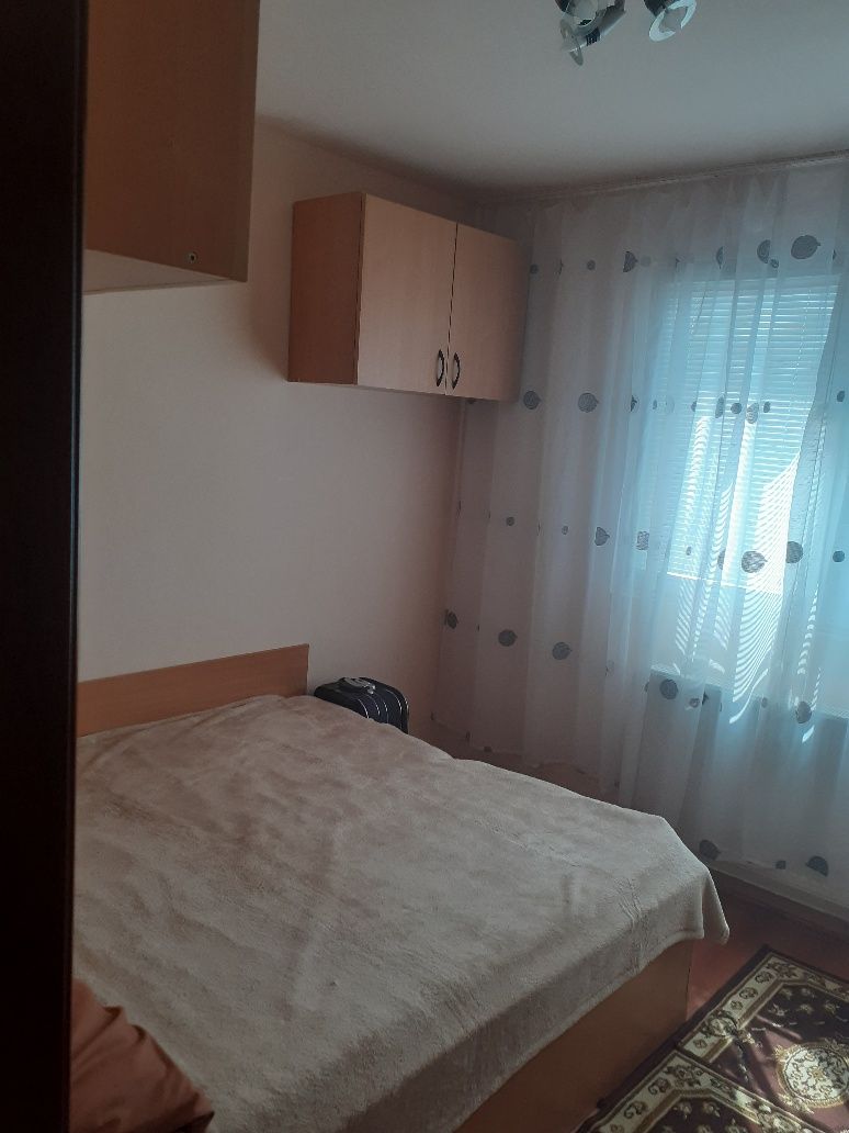 Vind apartament 2 camere zona Vlaicu 46 700 euro neg.