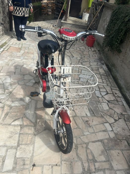 Scuter (bicicleta)electric