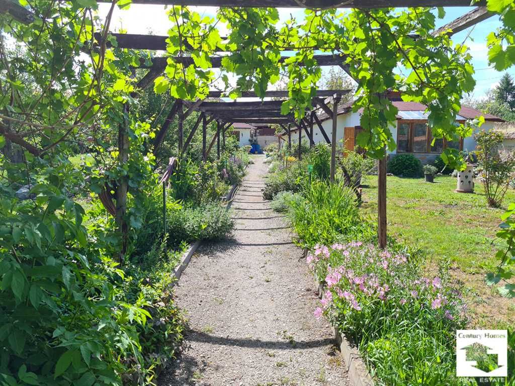 Продава се Къща в с. Хотница, Област Велико Търново - 180 кв.м за 695 €/кв.м - Снимка #21