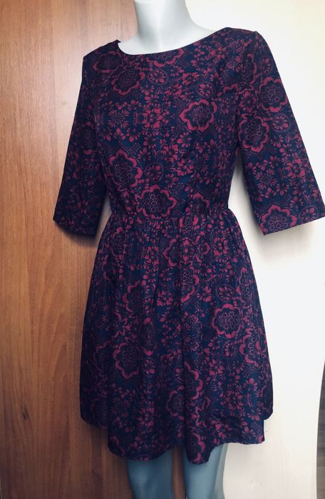 Разкроена къса рокля S,M