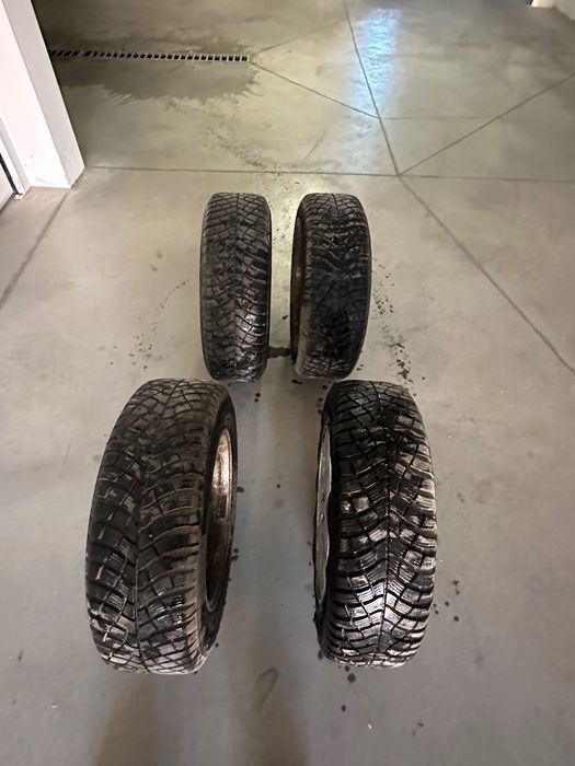 Зимни гуми с джанти 215/65/R16 от Тойота Рав4 (Toyota RAV4)