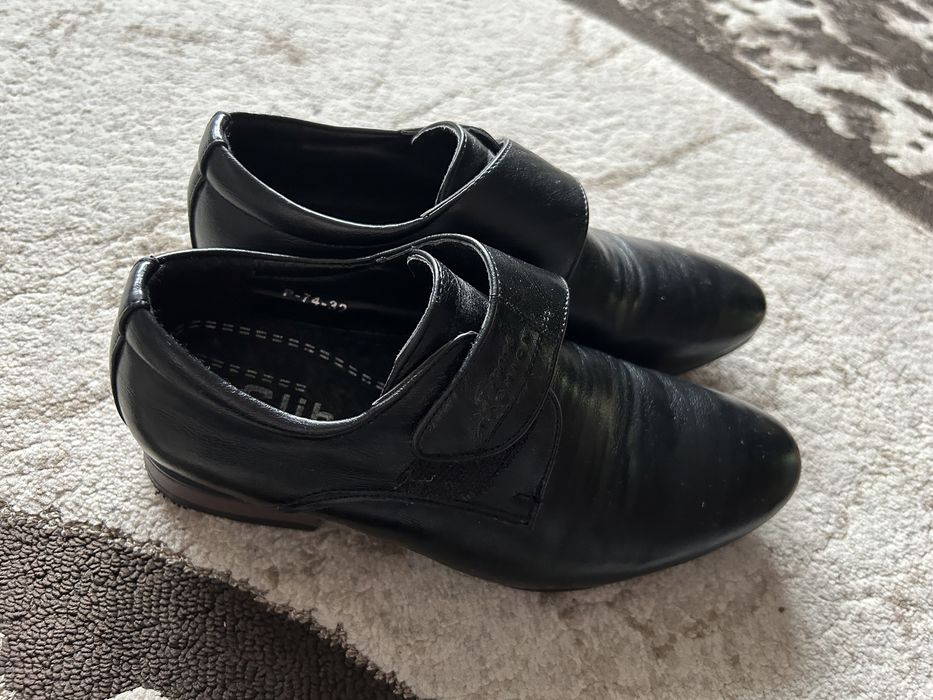 Pantofi negri marimea 32