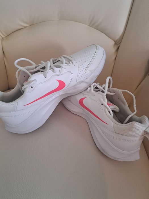 Adidași Nike nr 44