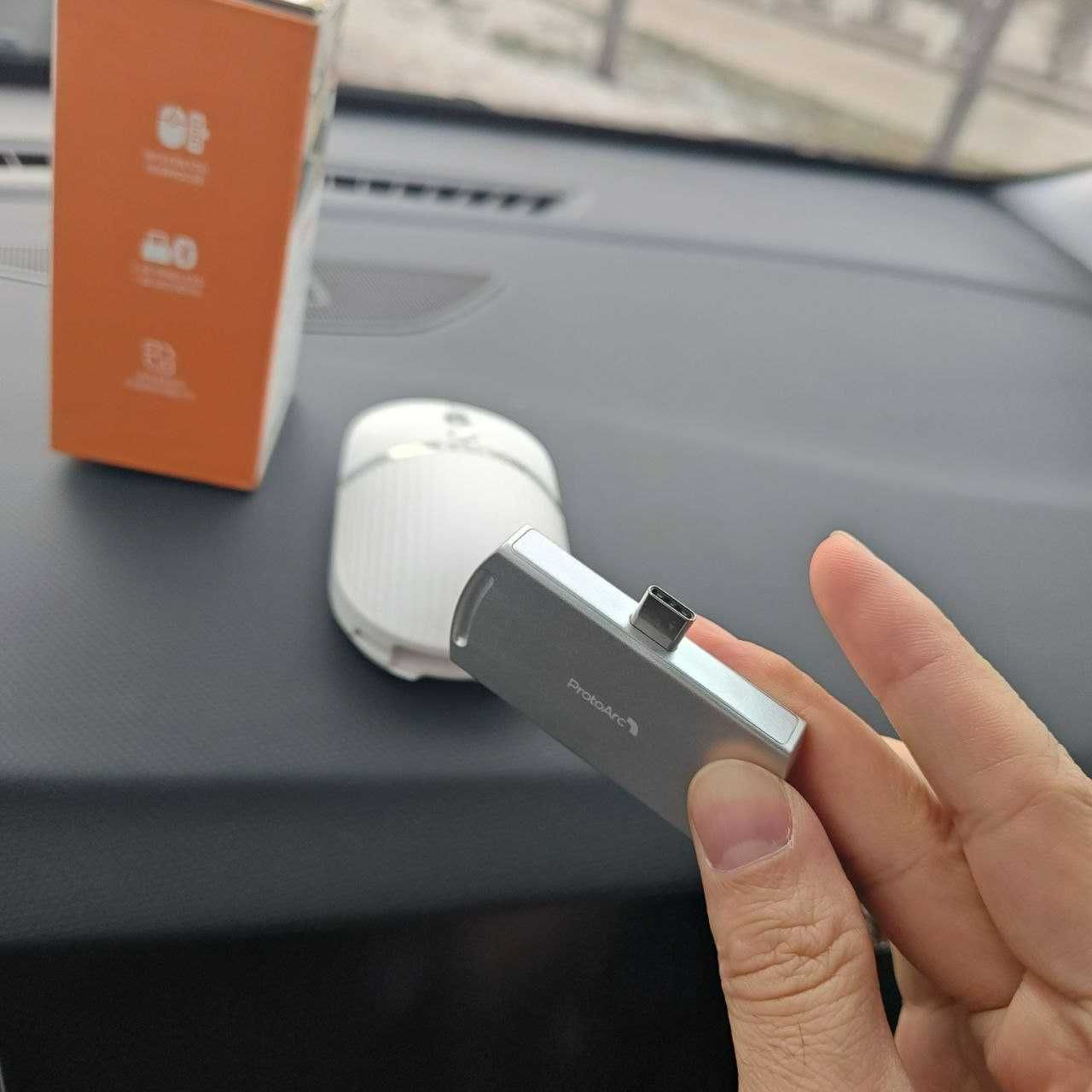 ProtoArc Hub Mouse — мышь с USB-хабом, Bluetooth, 3 устройства