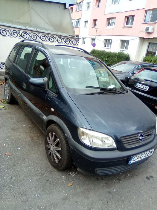 Vând Opel Zafira
