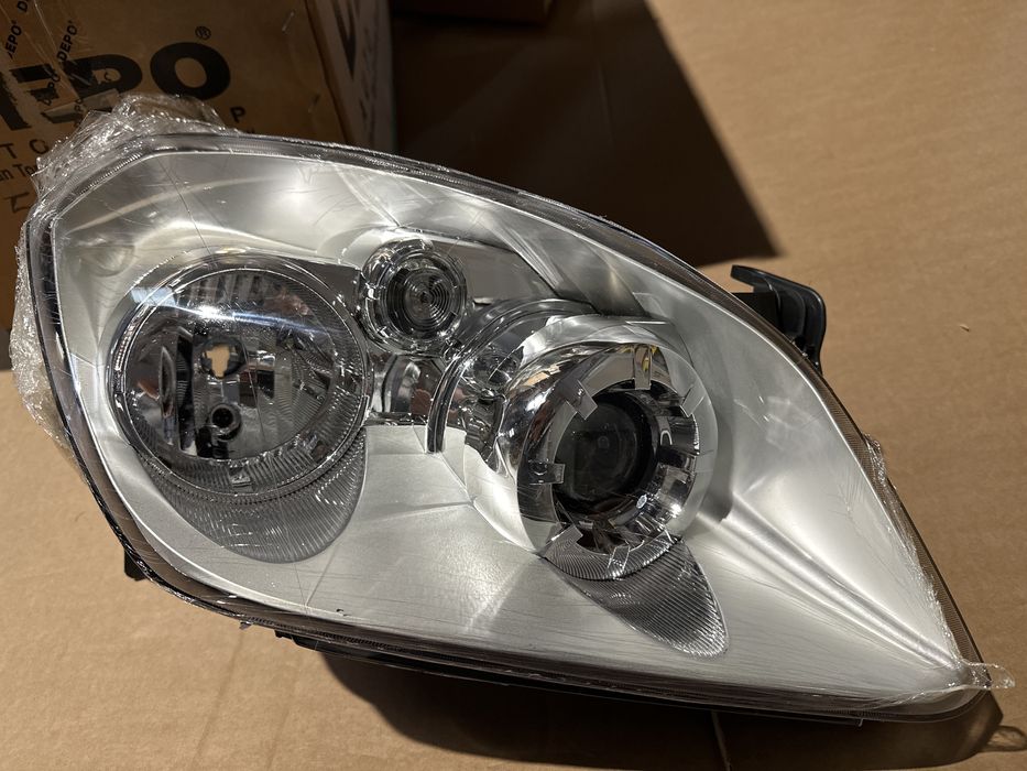 Far dreapta Opel Tigra Twintop 2004 - 2010