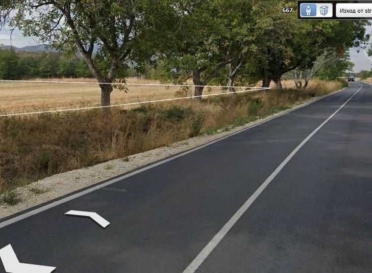 Имот 73 метра лице на Козановско шосе.