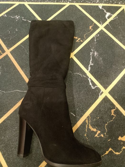 Продам сапоги женские замшевые цыгейкаа