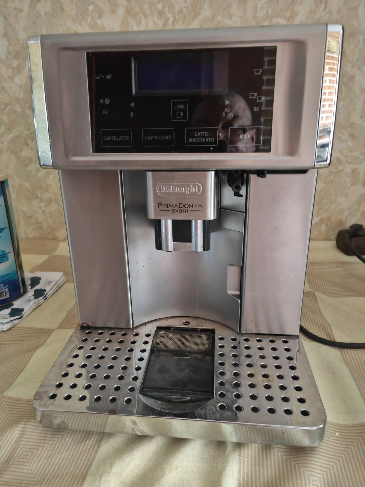 Delonghi ESAM6700 PrimaDonna Avant