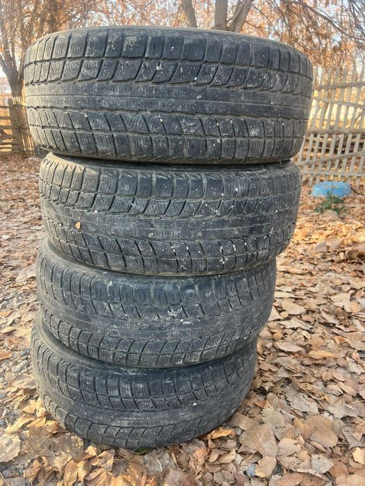 R 16. 215X60 Бу Шина. Продам 40000 тг