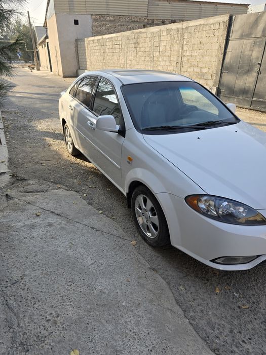 Жентра срочни сотилади 22 йил 55000 пробег автомат шумка килинганкилин