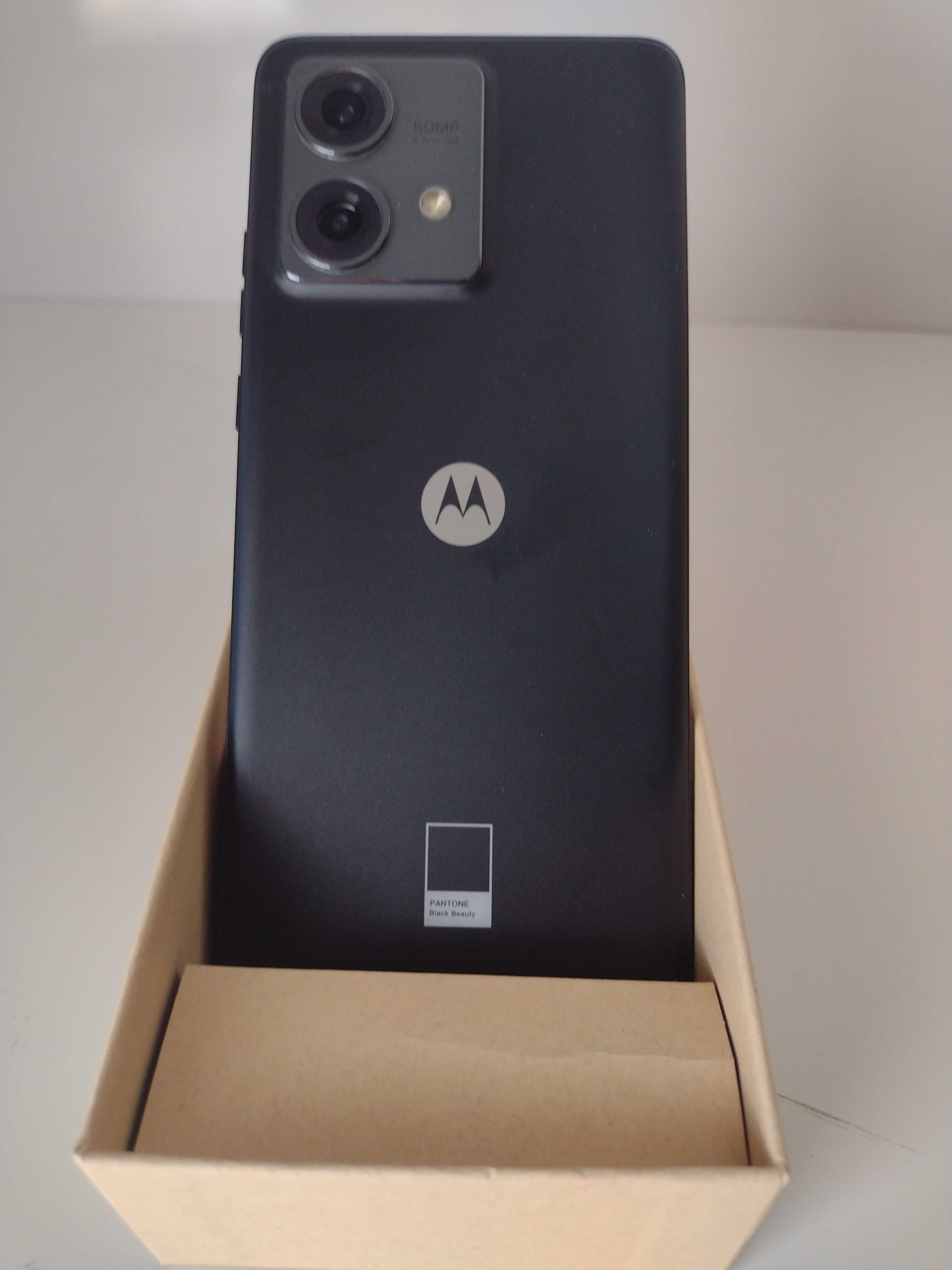 продавам Motorola Edge 40 Neo в гаранция! Подарък слушалки Moto buds