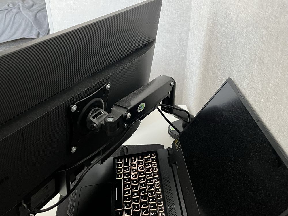 Монитор Samsung 27”