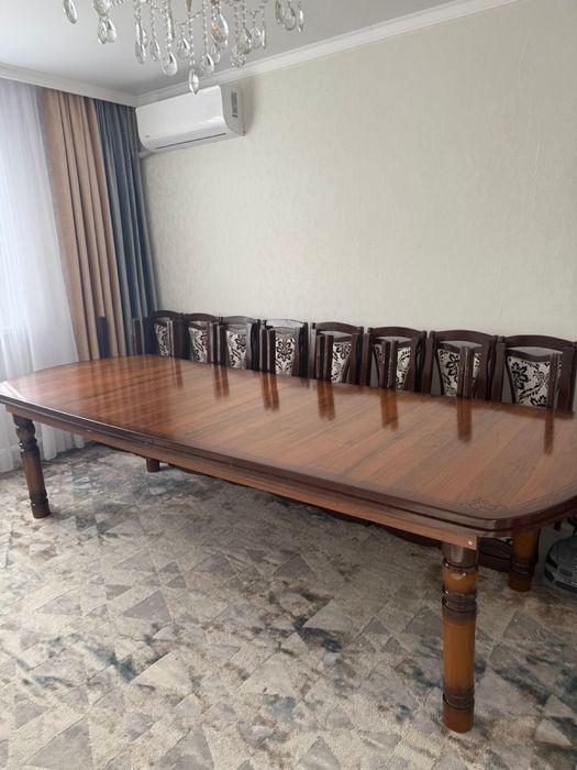 Продам стол для гостей