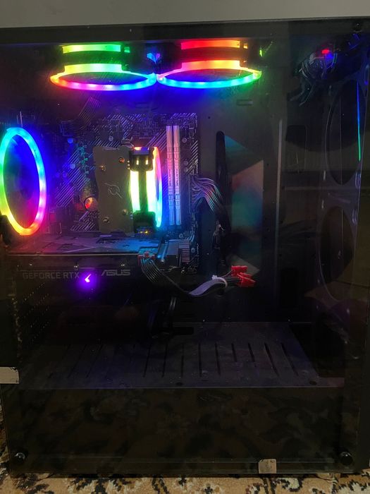 Vând pc gaming urgent