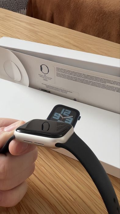 Apple watch SE 2 full box 40mm