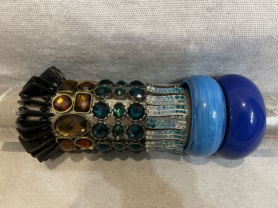 Продам браслеты фото смотрите