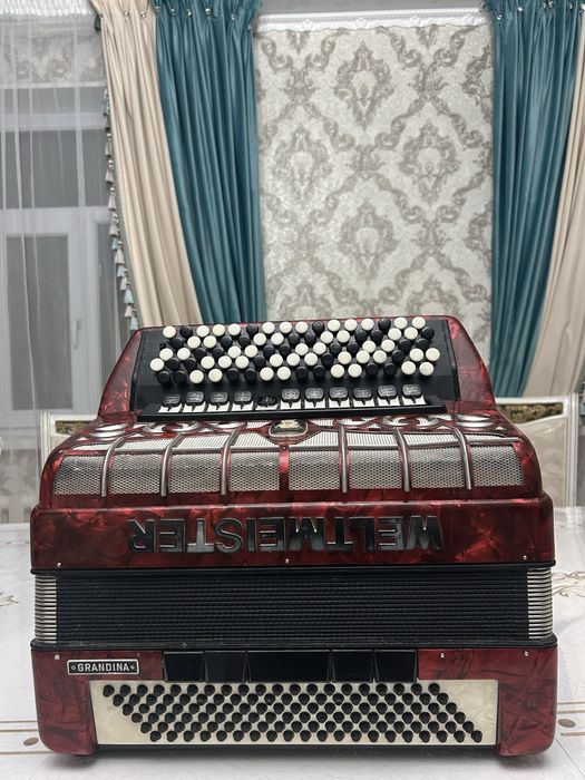 Баян сатылады Велтмейстер