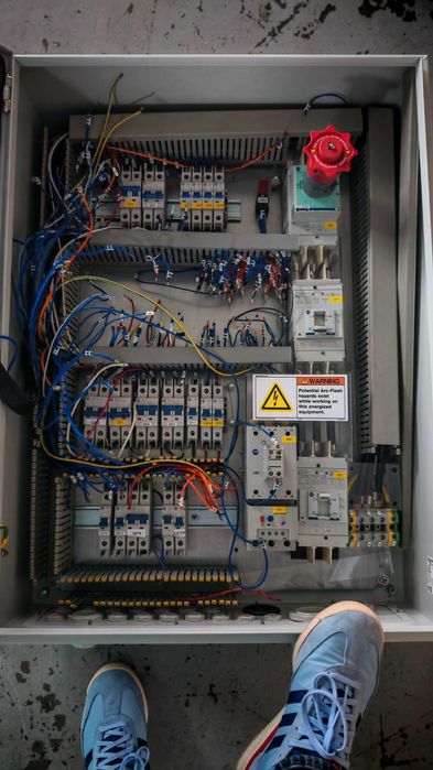 Vând tablou electric  Schneider - complet echipat
