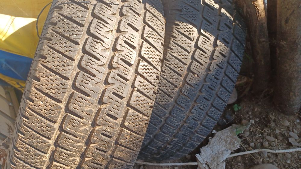 Vand anvelope iveco daily cu geanta si disc