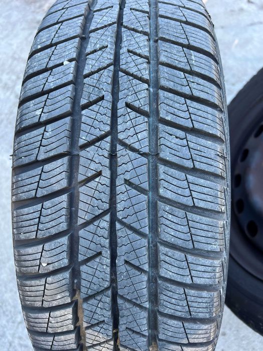 Джанти със зимни гуми 205/55/16 с грайфер 8.82мм. от Хюндай/Hyundai!