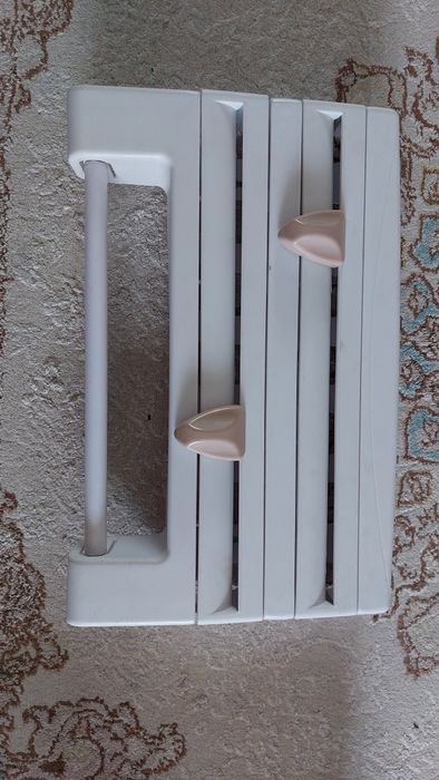 Настенный диспенсер (держатель) для фольги, пергаментной бумаги