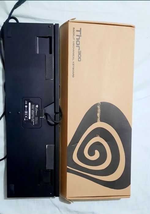 Tastatura mecanica gaming Genesis Thor 300