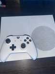 Xbox one s plus cont fortnite 108 skin-uri fac si schimb