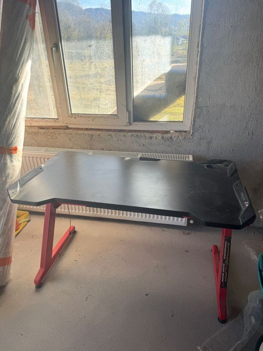 Birou gaming 120cm 200 lei