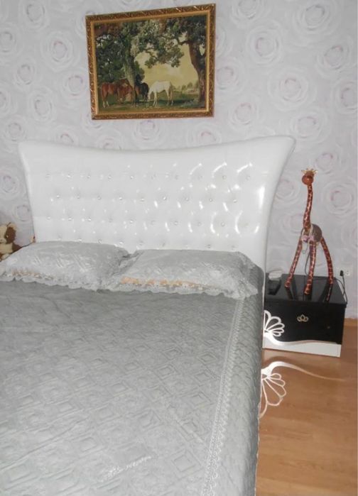 Продается спальный гарнитур