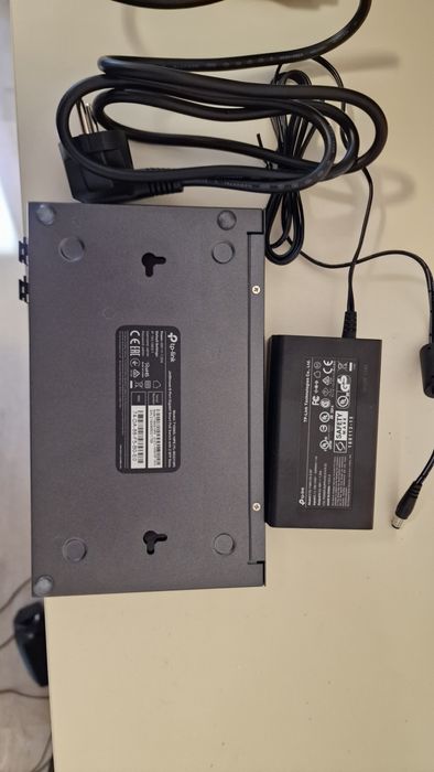 Switch tp-link JetStream 8 port gigabit Model - T1500G-10PS