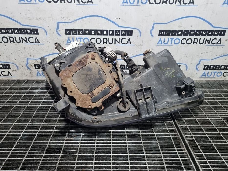 Far Dreapta Lexus RX 400 H 2004 - 2009 SUV 4 Usi (1264) Cu lupă