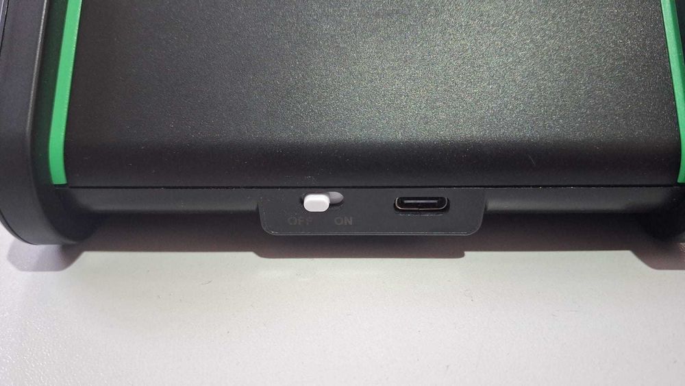 Incarcator baterii Xbox One/Series X|S, cu 2 baterii 1800 mAh