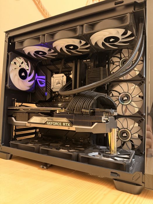 Setup HIGH END de gaming cu tot