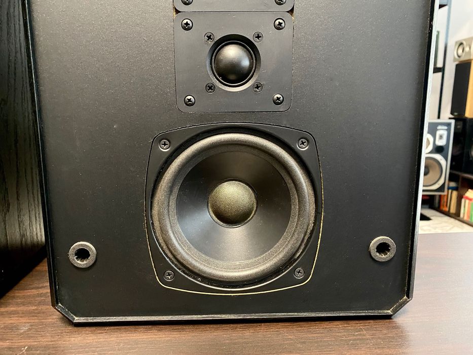 Тонколони Boston Acoustics