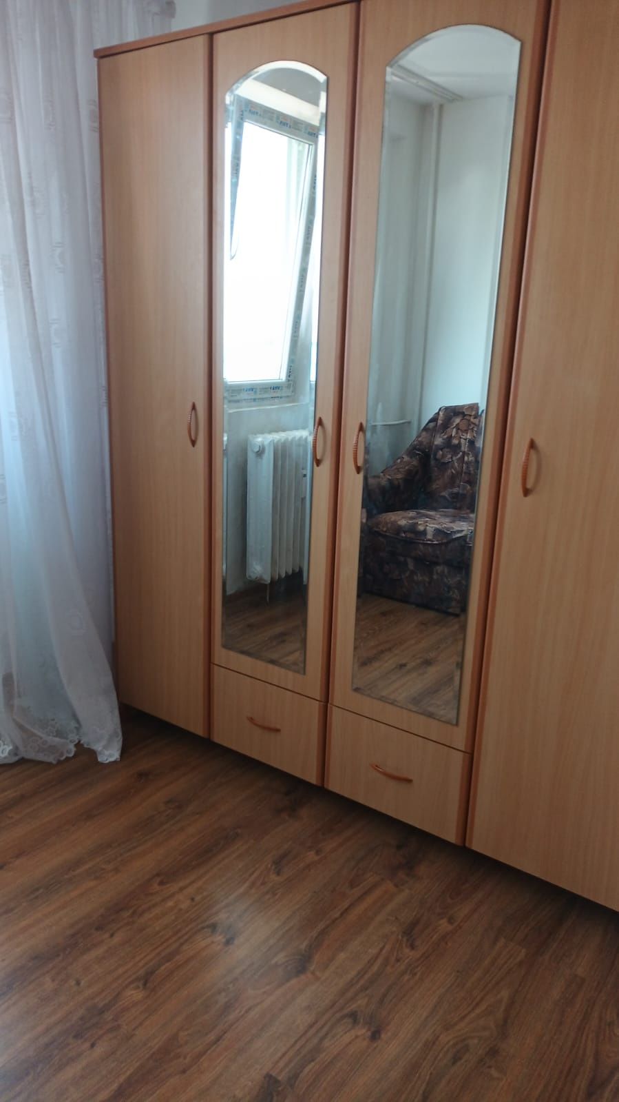 Închiriez apartament 2 camere decomandat Titan, sector3