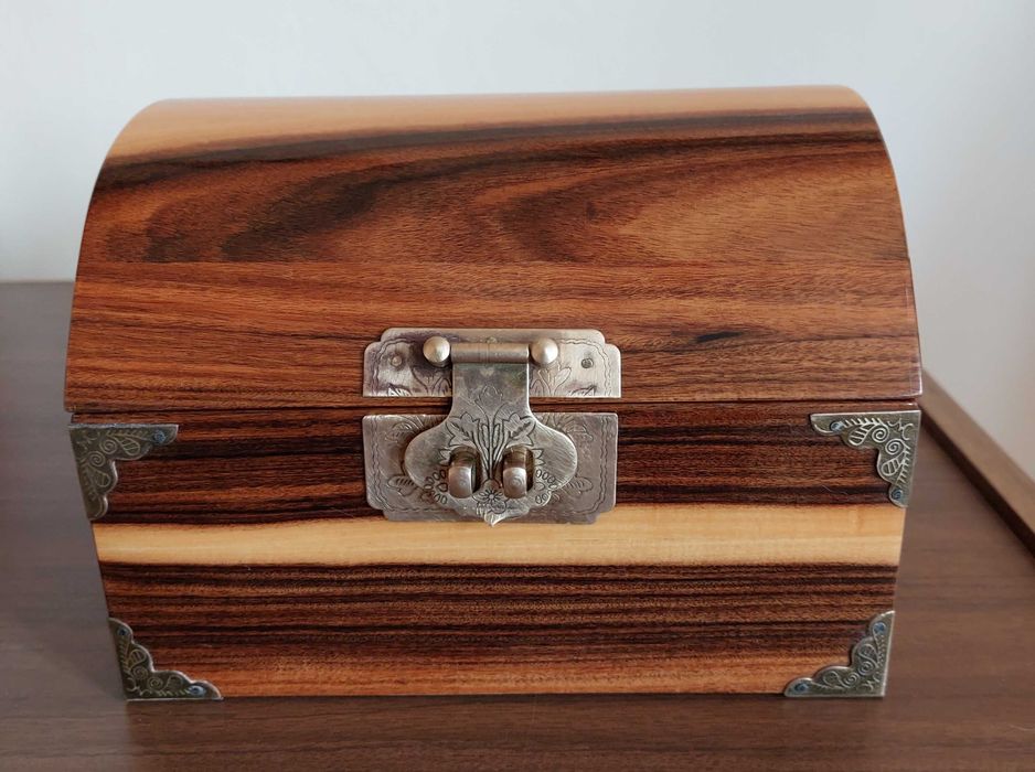 Шкатулка сундучок. Ларец. Дерево металл
