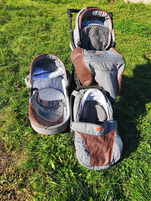 Vând cărucior 3in1