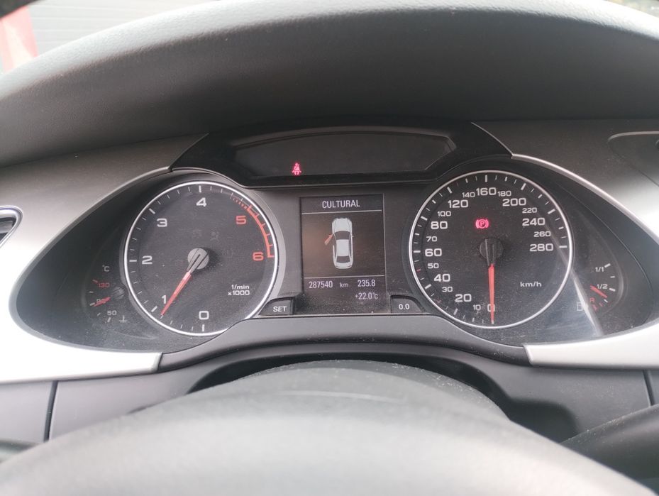Audi A4 b8  2.0 TDI 2012
