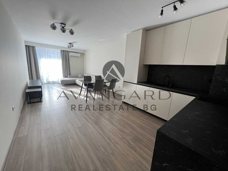 Продава се Тристаен апартамент в Пловдив, Кършияка - 115 кв.м за 1530 €/кв.м - Снимка #1