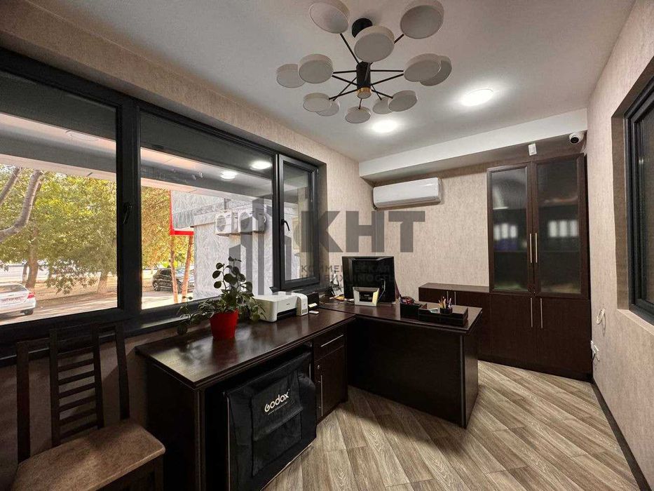 ПРОДАЖА СРОЧНО ! 1 линия 170м2 Максим Горьки большой фасад, парковка.