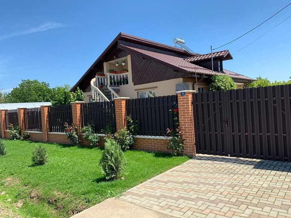 Construim garduri din sipca metalica, panou jaluzele, tabla, plasa BCA