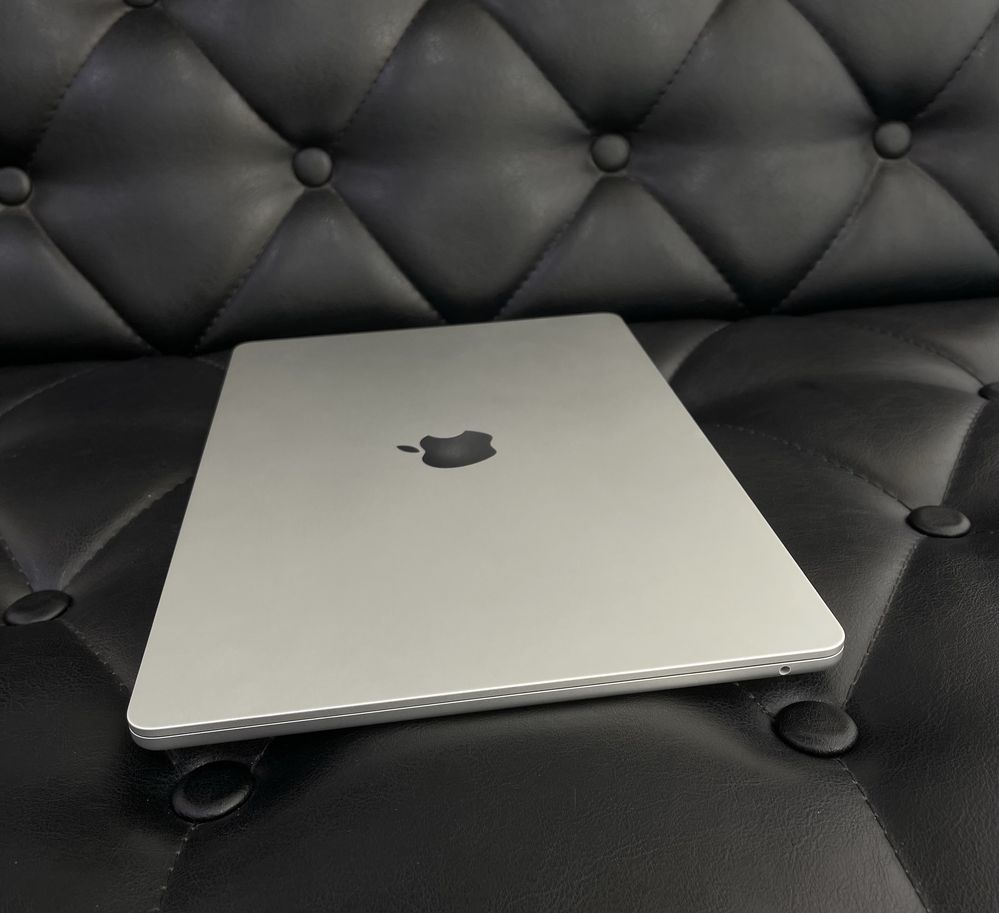 Apple MacBook Air M4 15- inch  2025 года в новый состояние