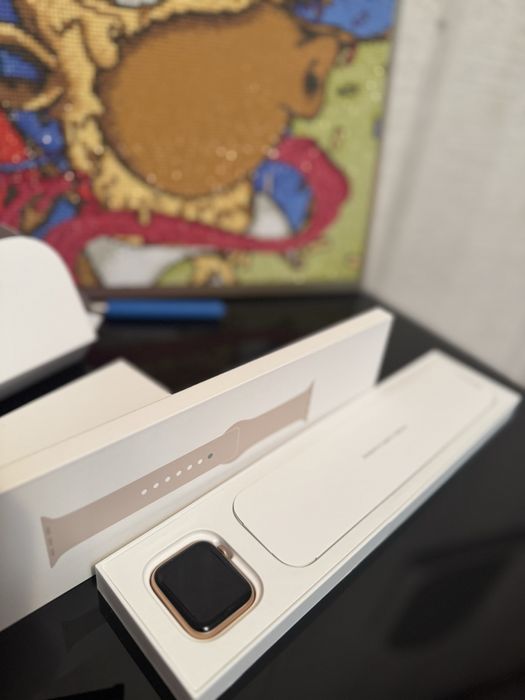 Apple watch SE в отличном состоянии