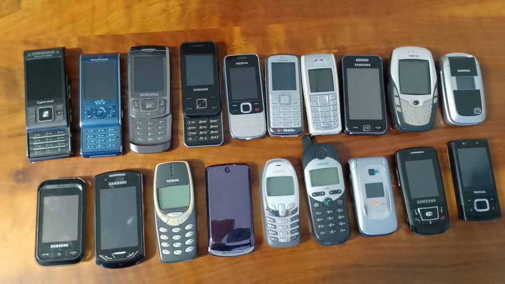 Telefoane vechi de vânzare
