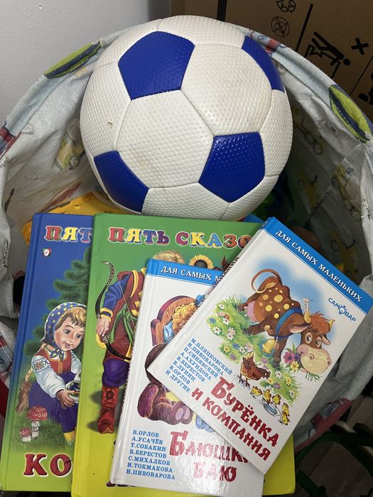 Новая корзинка с игрушка в хорошем состояний