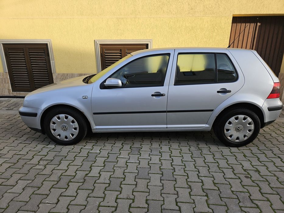 Vand VW Golf 4 2002 1.6 FSI benzina
