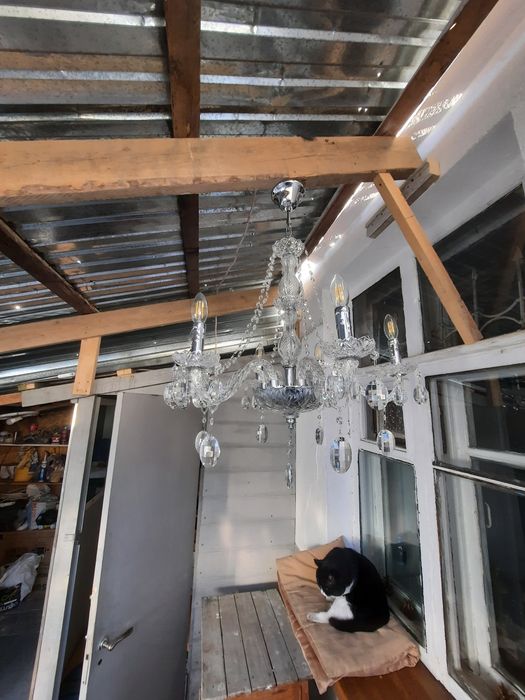 Люстра почти хрусталь