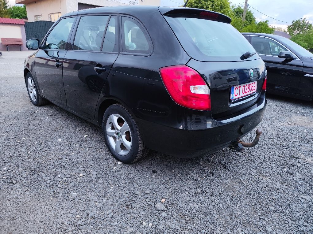 Vând Scoda Fabia 1.2 Diesel